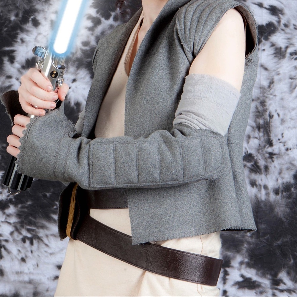Star Wars Ep VIII Rey Vest+Gauntlets